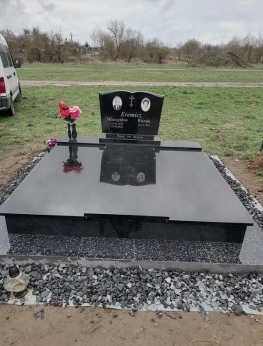 Памятник двойной 116